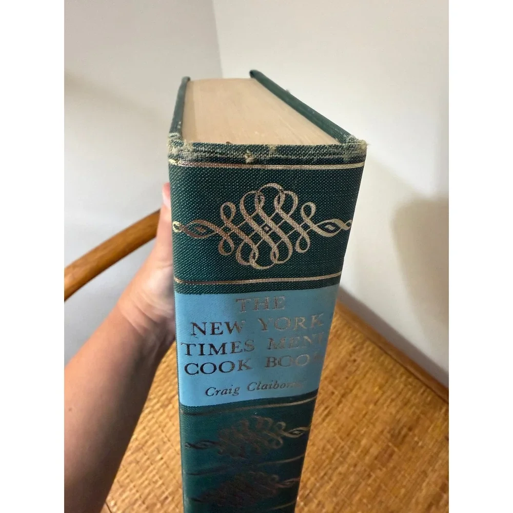 NY Times Menu Cook Book Craig Claiborne 1966 First Edition Vintage HC Recipes
